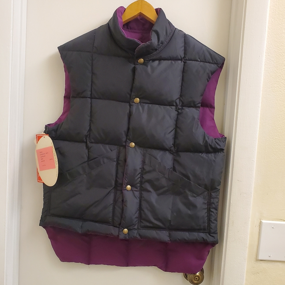 🤩New with tags Vintage Comfy reversible down vest size mens medium.